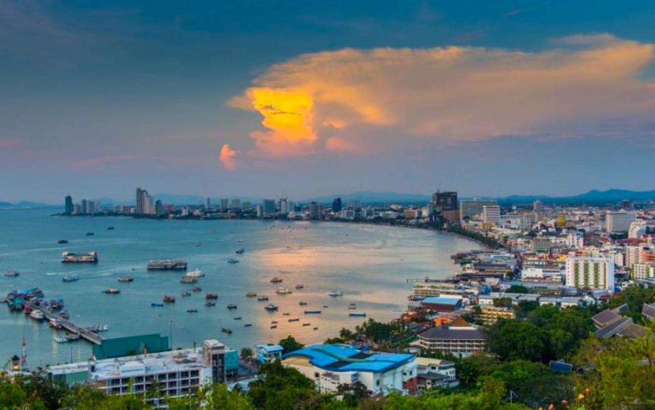 Vogue Pattaya Hotel Exterior photo