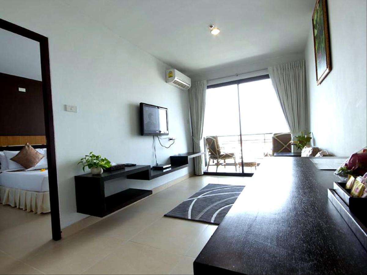 Vogue Pattaya Hotel Exterior photo